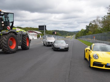 Class Xerion  - ciągnik na torze N&uuml;rburgring